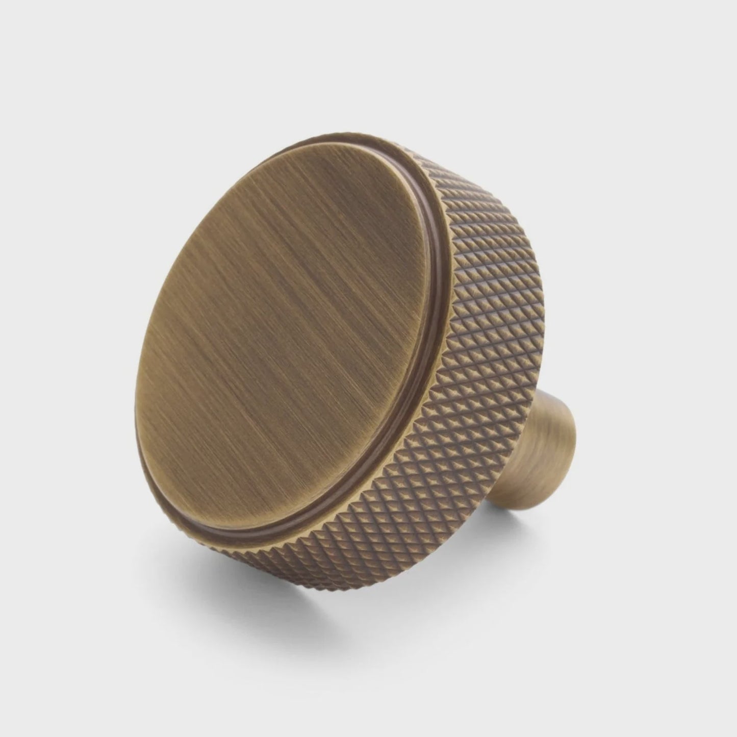 Octavia Round Knurled Knob