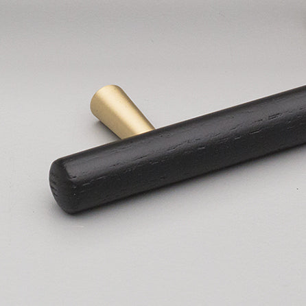 L7763 Tilla Handle Brass Feet
