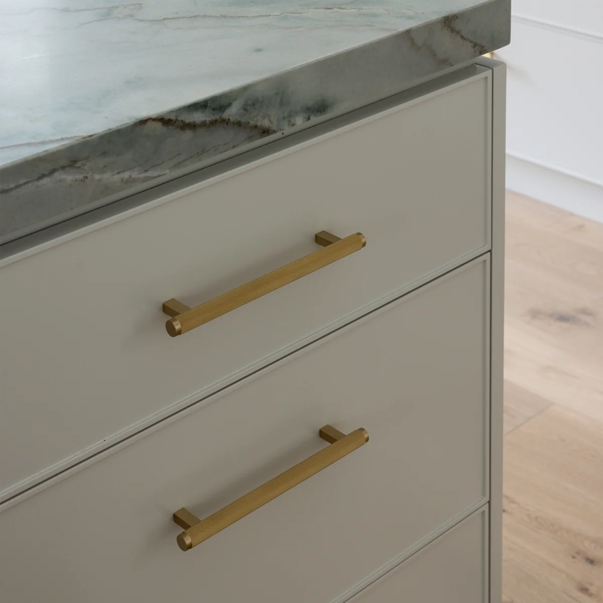 Bellevue Knurled Cabinet Pull