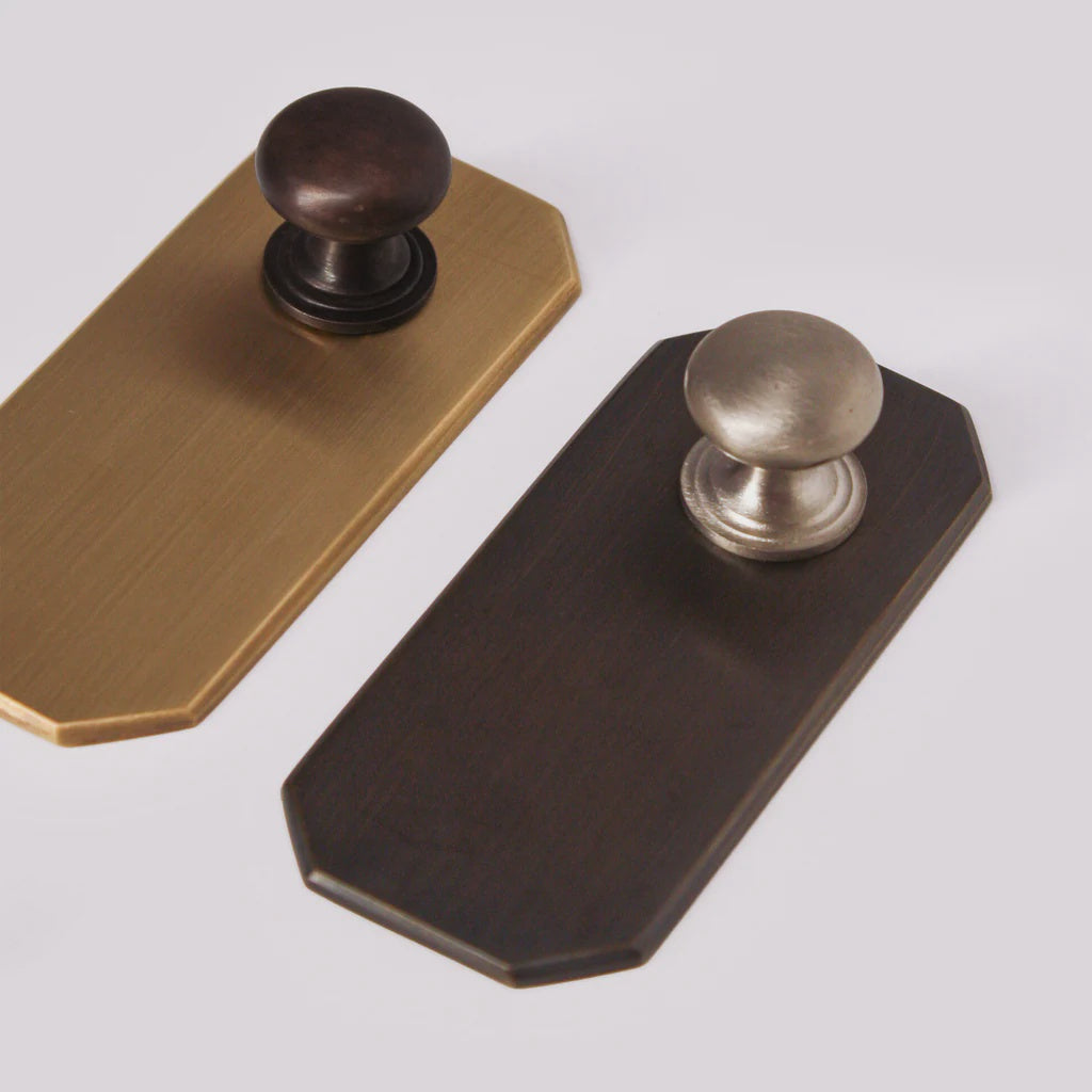 Fosse Backplate – Accent Hardware